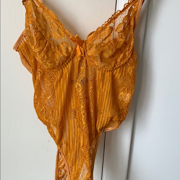 Singlet - Picture 1 of 6